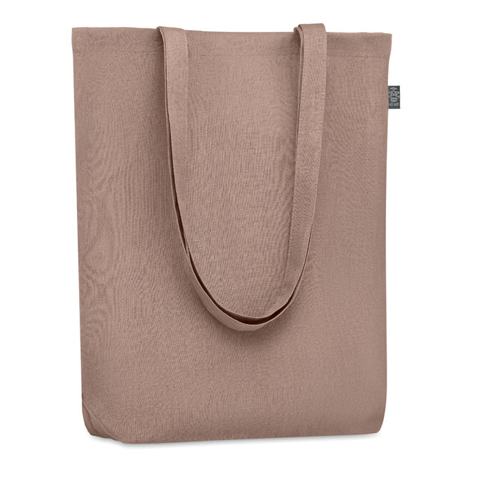 Esta bolsa de compra está hecha de tela de cáñamo